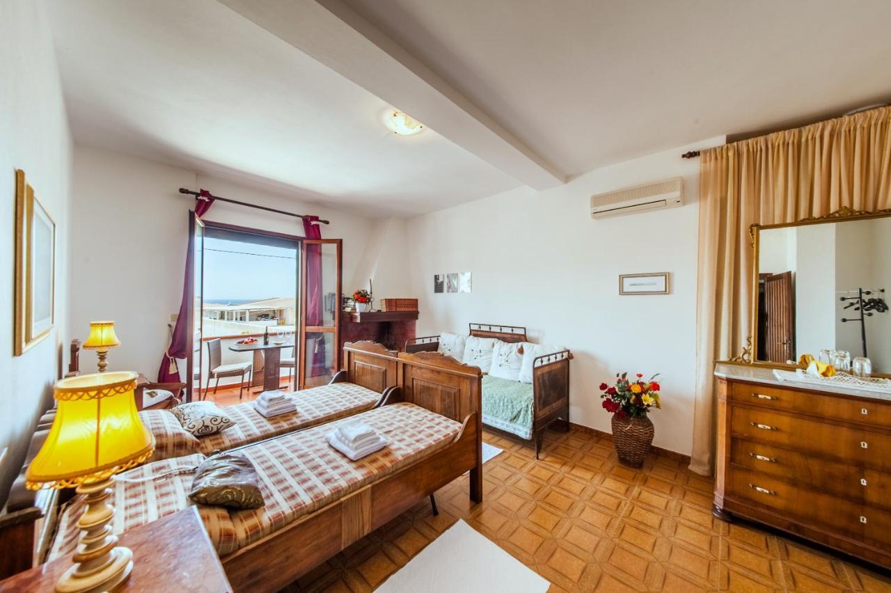 La Casa Di Mannazzotta 1 Bed & Breakfast Castelsardo Exterior photo